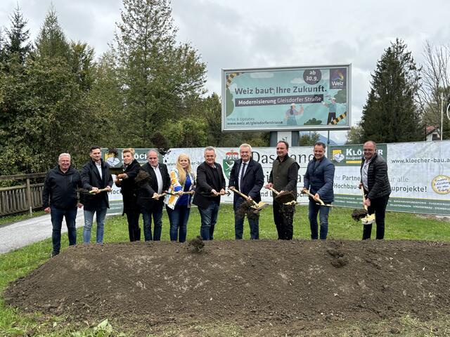 Ab Montag beginnen offiziell die Bauarbeiten an der alten B64 in Weiz. Der untere Teil vom LED-Kreisverkehr bis zur Verdigasse ist einseitig befahrbar. | Foto: MeinBezirk/Barbara Vorraber