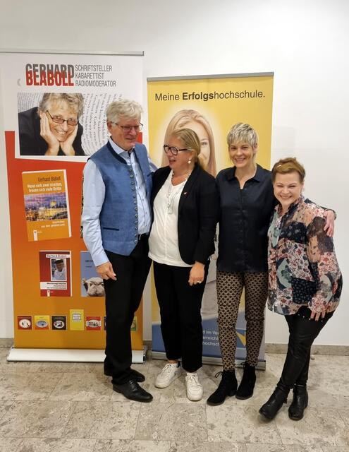 Gerhard Blaboll, Iris Sroufek, Schlor &amp; Fanta nach der gelungenen Veranstaltung.
Foto: marbla