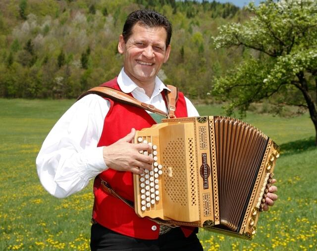Franz Posch wird nicht nur wieder selbst musizieren, sondern hat auch die besten Gruppen aus der Umgebung zu sich in die Sendung eingeladen. | Foto: Mitterbäck