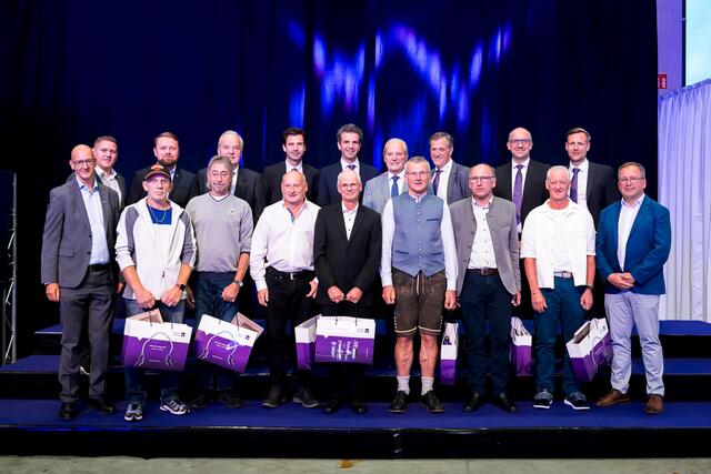 45-jähriges Jubiläum bei Welser Profile: Peter Aigner, Adolf Allmer, Herbert Fuchsluger, Ludwig Gnadenberger, Hannes Hudler, Hermann Loibl und Helmut Riegler | Foto: Welser Profile GmbH