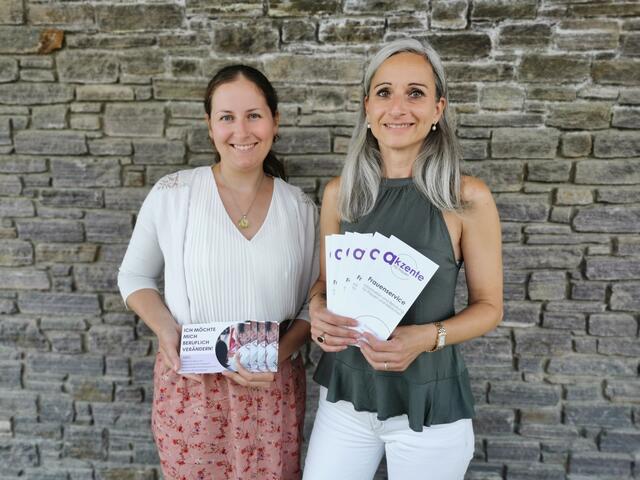 Stefanie Schneebauer (links) und Timea Ráth-Végh von "akzente". | Foto: akzente