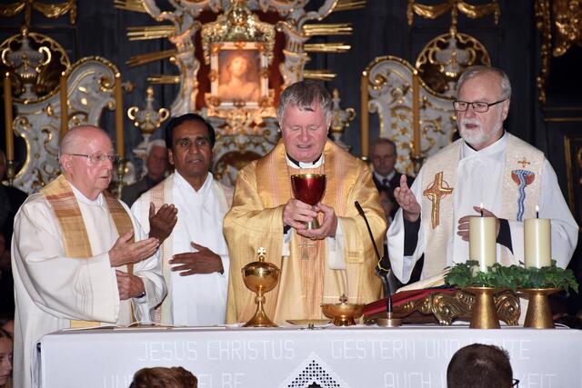 Visitation im Dekanat Grein. Abschlussmesse am Samstag, 12. Oktober 2024, 18 Uhr, mit Bischof Manfred Scheuer in der Stiftskirche Waldhausen. Vom 6. – 12. Oktober 2024 besuchen Bischof Manfred Scheuer, Generalvikar Severin Lederhilger und Brigitte Gruber-Aichberger die Pfarren des Dekanats Grein.  | Foto: Robert Zinterhof