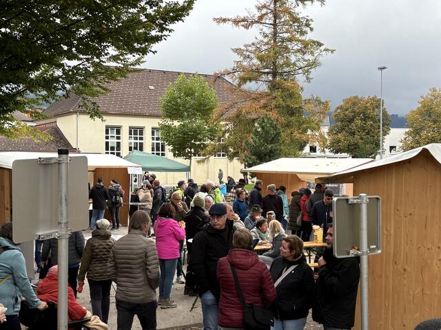Es war einiges los, beim Herbstmarkt 2024 in Reutte. | Foto: Reichel