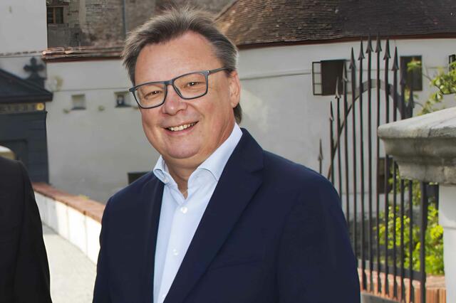 Burg-Hausherr, Präsident Norbert Darabos