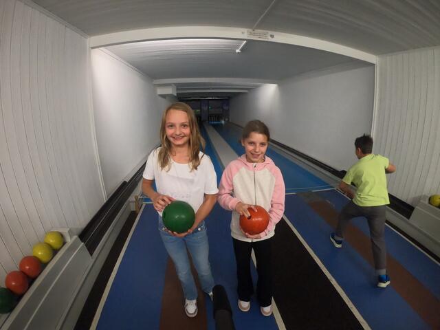 Die Kegelbahn wurde von den Schülern ebenfalls in Augenschein genommen. | Foto: Gabriel Althaler