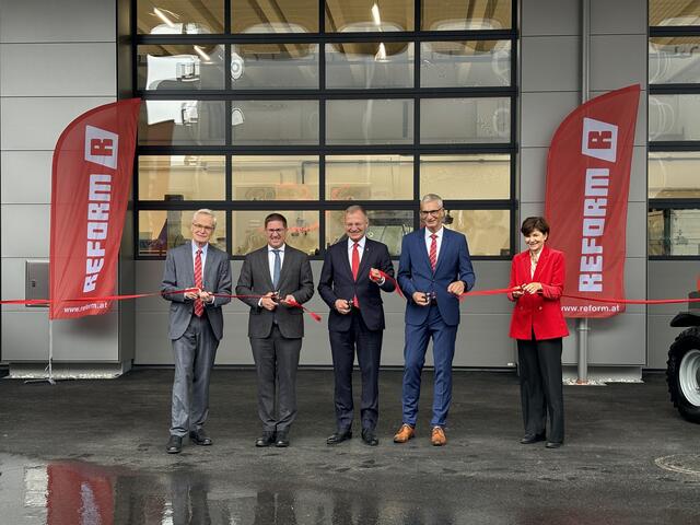 Feierliche Eröffnung durch Clemens Malina-Altzinger, Bürgermeister Andreas Rabl, Landeshauptmann Thomas Stelzer, Reinhard Riepl und Michaela Keplinger-Mitterlehner. | Foto: MeinBezirk/Kirschner