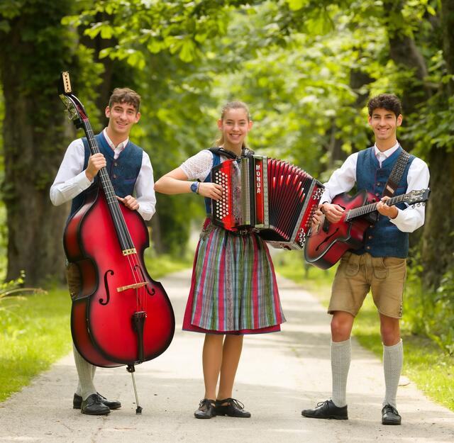 An beiden Tagen spielt die Harmonika-Weltmeisterin auf. | Foto: Andreas Ebner
