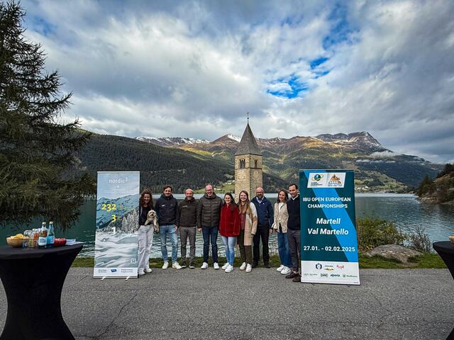 Die Verantwortlichen der Regionen präsentieren die Kooperation. | Foto: TVB-Tiroler-Oberland-Nauders