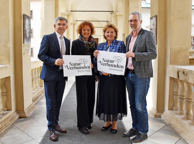 Franz Fartek, Cornelia Schweiner, Ursula Lackner und Michael Fend (v.l.) sind "naturverbunden". | Foto: Land Steiermark
