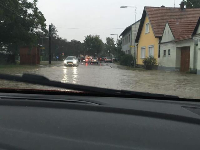 Großwarasdorf hatte 2018 mit überfluteten Straßen zu kämpfen. | Foto: Andrea Art