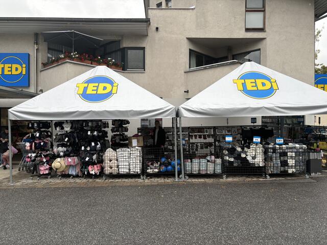 Außenansicht der neuen Tedi-Filiale: Der Billig-Discounter Tedi hat im September seine Türen an der Bundesstraße 24b in Volders geöffnet. | Foto: Kendlbacher