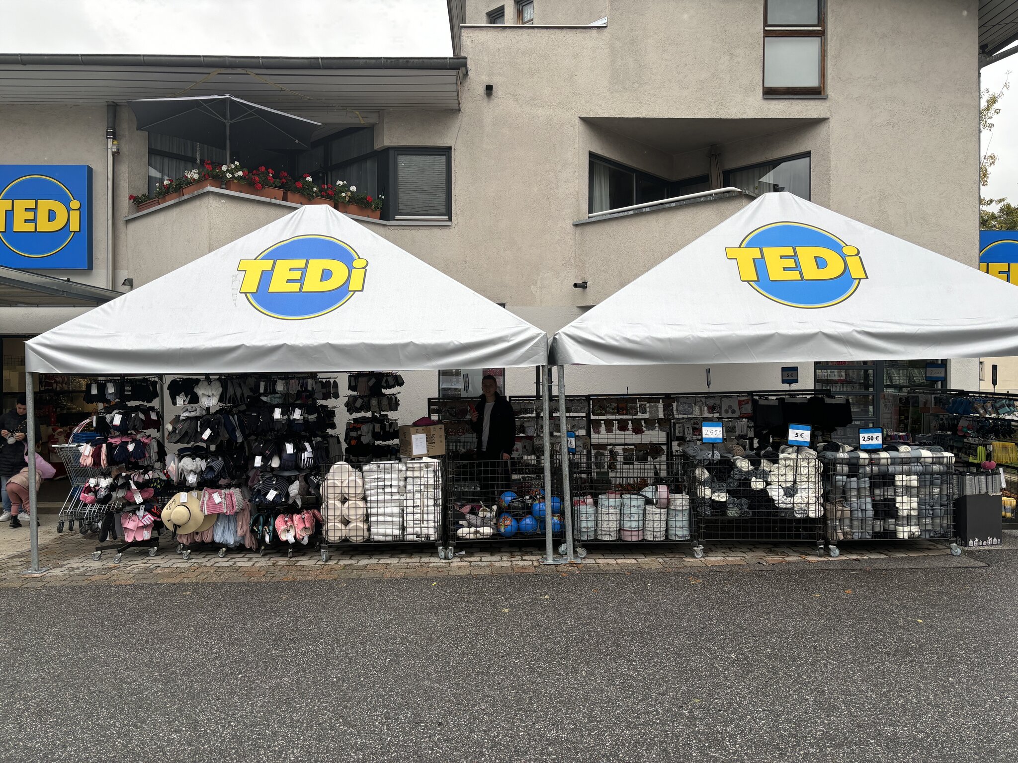 Ergnzung zum Einzelhandel: Neue Tedi-Filiale in Volders erffnet - Hall-Rum
