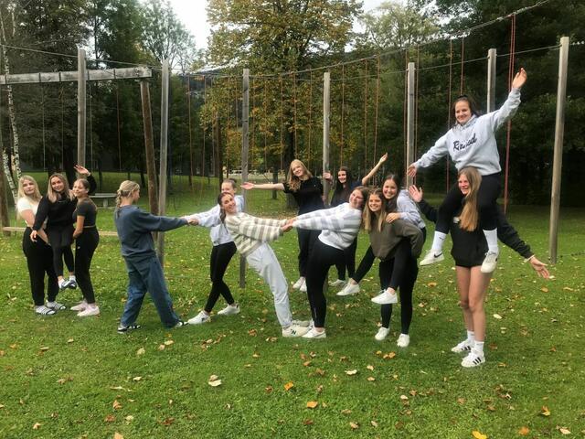 14 Schülerinnen der HLW Lienz wurden zu neuen „Peer-Coaches“ ausgebildet. | Foto: HLW