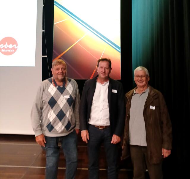 Helmut Rieser, Umweltausschussobmann in Spital am Pyhrn, mit Bgm. Kurt Pawluk und Gottlieb Gösweiner aus Roßleithen (von links) | Foto: Pawluk