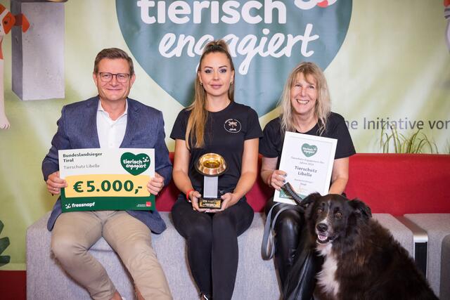 Der Tierschutzverein Libelle aus Jenbach freut sich sehr über den "Tierisch engagiert" -Award.  | Foto: Tierisch engagiert