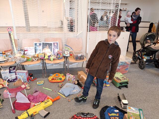 Liam Oberklammer beim Verkauf. 