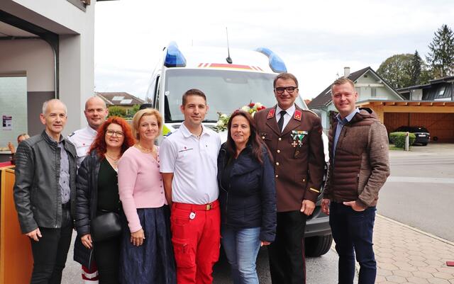 Andreas Jaklitsch,  Johannes Weinrauch und Mark Seybold mit Kalsdorfs GR Sandra Goldberg, Sabine Jakubzig, Monika Dunkl. Sepp Zirkl und Vzbgm. Michael Konrad (re) | Foto: Edith Ertl