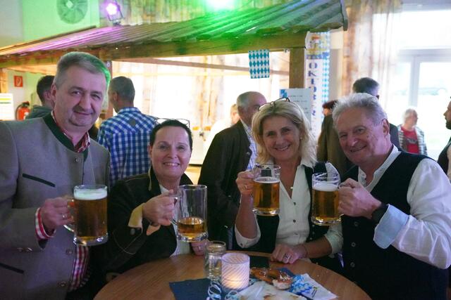 Gerhard- und Petra Heiling mit Alice- und Ewald Bauer.