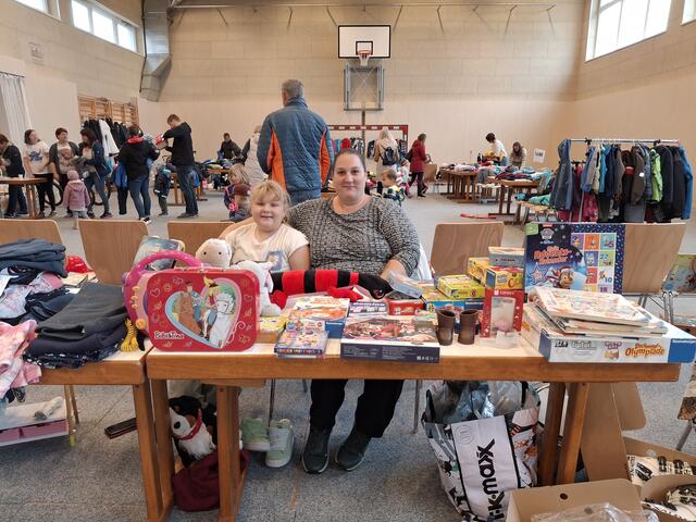 Lisa und Maria Katzengruber hatten viel zu Verkaufen.