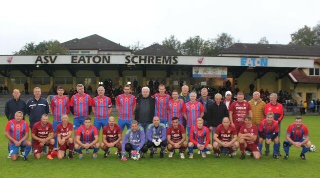 Die Spielerlegenden vom ASV Eaton Schrems trafen auf das Copa Pele Team | Foto: Walter Kellner