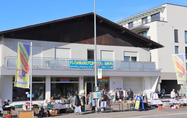 Das Antiquitäten- und Flohmarktcenter Amon zog von Graz nach Feldkirchen. Parkplätze, die gute Verkehrsanbindung und der großzügige Außenbereich für Flohmarkt-Tagesaussteller waren dafür ausschlaggebend. | Foto: Edith Ertl