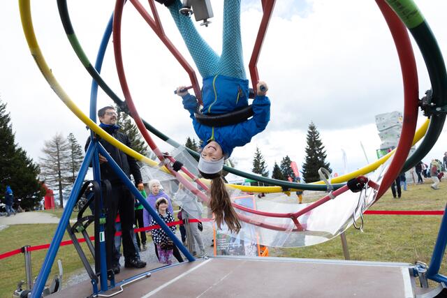 Den Berg auf den Kopf gestellt hat das MeinBezirk-Familienfest einmal mehr am Sonntag: Der Schöckl lieferte für zig Familien das ideale Ausflugsziel und schloss damit den Reigen der diesjährigen Familienfeste. | Foto: Konstantinov