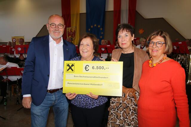 Scheck Übergabe an den Pensionistenverband Müllendorf   