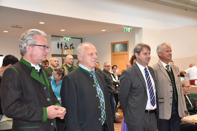 V.l.: LH Christopher Drexler, Bürgermeister Alfred Lenz, LAbg. Gerald Holler und Bezirkshauptmann Manfred Walch | Foto: Waltraud Fischer