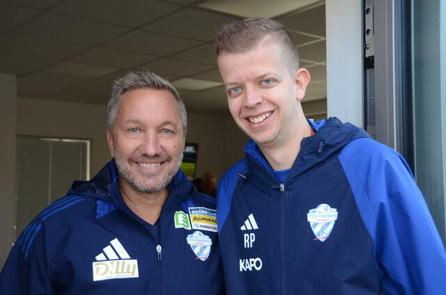 Medienbetreuer Roland Puchas (re) und Trainer Manfred Schmid erwiesen sich bisher als perfektes Team | Foto: zVg