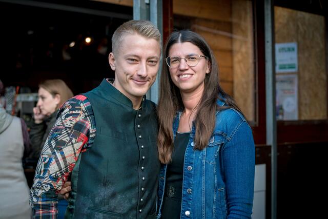 Außer am Dienstag jeden Tag am St. Veiter Wiesenmarkt: Christian und Selina aus St. Veit.