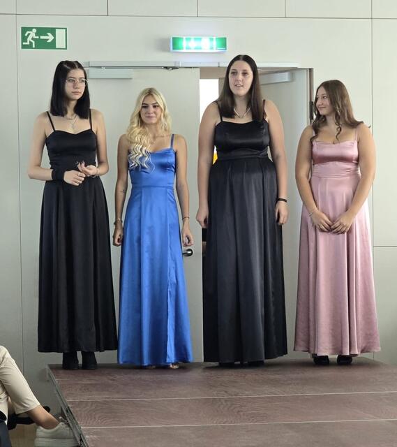 Modeschau der Schülerinnen der Fachschule  | Foto: Viktoria Leinfellner