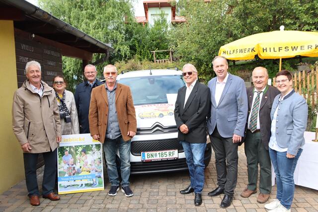 Leopold Nebel, Silvia Hromadka, Reinhold Wallner (alle Hilfswerk), Richard Maier (Pensionisten Berndorf/Hernstein), Alfred Lajda (Freiheitliche Senioren), Berndorfs Bürgermeister Franz Rumpler, Josef Pichler (NÖ Senioren) und Hernsteins Bürgermeisterin Michaela Schneidhofer. | Foto: Manfred Wlasak