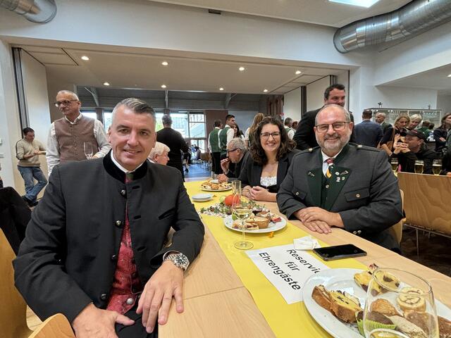 Schulqualitätsmanager Oliver Kölli (Bildungsregion Südweststeiermark) mit Volkschulleiterin Victoria Hilse und Peter Hochwald (Bildungsdirektion Steiermark) | Foto: Waltraud Fischer