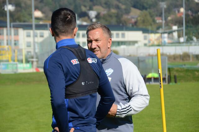 Viele Einzelgespräche von Trainer Schmid mit den Spielern haben sich bestimmt positiv ausgewirkt | Foto: zVg