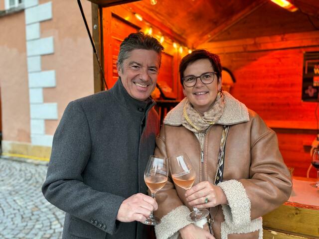 Margit und Dieter Mayer verkosteten das ein oder andere Achterl.  | Foto: Lisa-Marie Zehetbauer