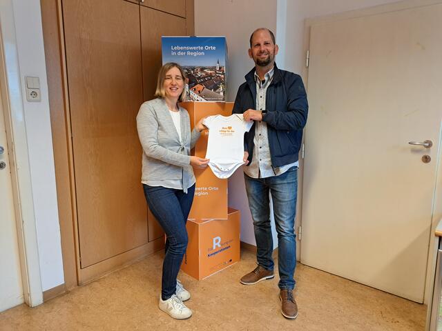 Die Babybodies sind ein Symbol für die Verbundenheit der jungen Eltern zur Region und ein Zeichen der Willkommenskultur | Foto: zVg.