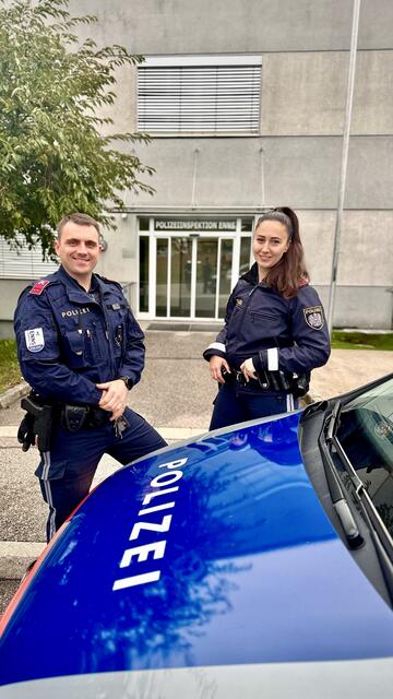 Die Beamt:innen leisteten Erste Hilfe und verständigten die Rettung. | Foto: LPD OÖ