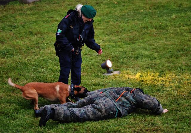 Mit dem Polizei- und Gendarmerie-Museum erhielt Salzburgs Museumslandschaft einen Neuzugang. Die Vorführung der Hundestaffel zog das Publikumsinteresse auf sich. | Foto: Maria Tiefenbacher-Schöndorfer, 2024