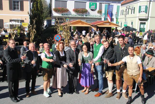 Das Winzerfest mit der Organisation und zahlreichen Ehrengästen in Mooskirchen | Foto: Cescutti