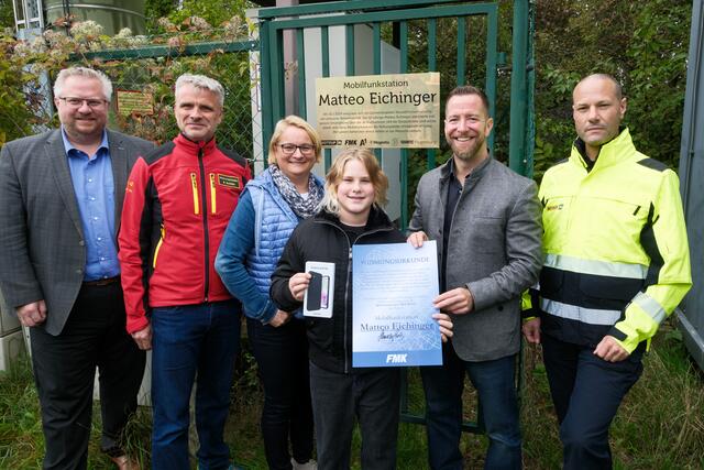 Bürgermeister Michael Göschelbauer (Altlengbach), Ralf Schüller (ÖAMTC / Flugrettung), Bürgermeisterin Irmgard Schibich (Neustift-Innermanzing), Matteo Eichinger, Alexander Stock (Vorstand FMK), Christian Fohringer (Geschäftsführer Notruf NÖ) | Foto: Forum Mobilkommunikation 