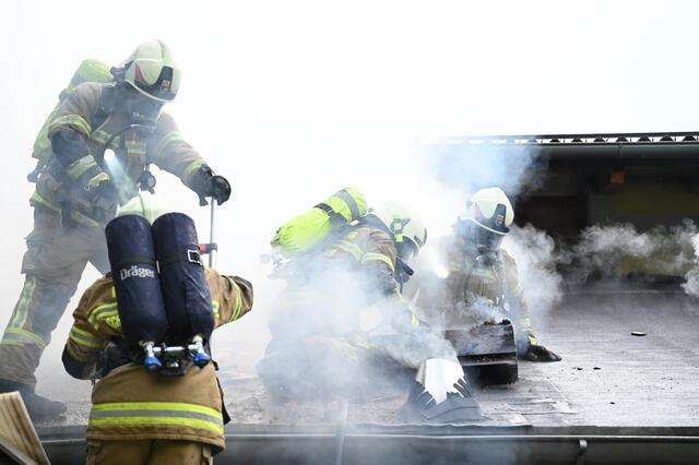 Beim Eintreffen der Feuerwehr war lediglich starke Rauchentwicklung wahrnehmbar. | Foto: VI Stefan Hafner, Abschnittssachbearbeiter Öffentlichkeitsarbeit