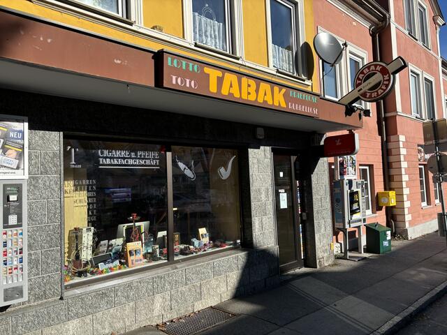 Die Tabaktrafik von Wolfgang Herbert Thaler in der Völkendorfer Straße 14 ist "vorübergehend wegen Krankheit geschlossen". | Foto: MeinBezirk.at