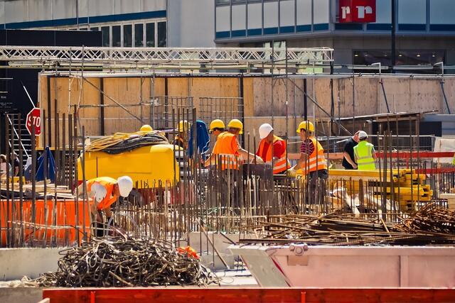 2023 war das "Jahr des eingebrochenen Hochbaus". Laut den Zahlen von Documedia aus der Stadt Salzburg stieg die Zahl der auf unbestimmte Zeit verschobenen Projekte um 113 Prozent, auch 16 Prozent mehr Bauprojekte wurden gar nicht erst begonnen. Damit sank auch die Zahl der fertigen Bauvorhaben und es kommt eben ein Minus von 3,8 Milliarden Euro heraus. | Foto: Symbolbild: pixabay