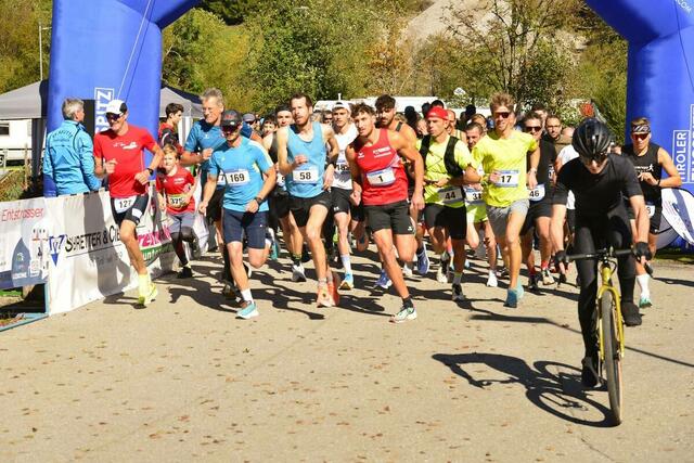 Bei besten Bedingungen ging der Jubiläumslauf in Heiterwang über die Bühne. Hier ein Bild vom Start des Hauptlaufes.