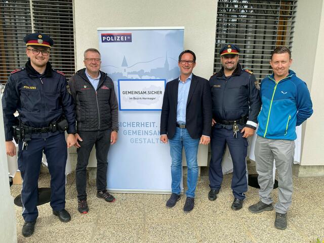 Ronny Rull auf einen Kaffee mit der Polizei | Foto: ÖVP Club