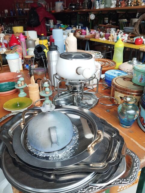 Geschirr und Zierrat zu günstigen Preisen | Foto: Veronika Frank