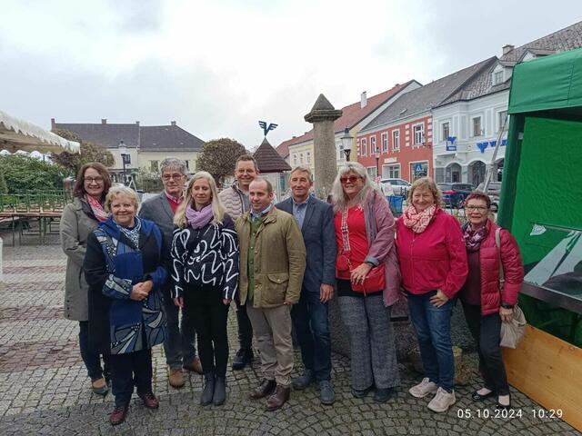 Die feierliche Eröffnung fand unter Anwesenheit von Bürgermeisterin Alexandra Weber, dem Initiator des Projekts, Gemeinderat Gerhart Böhm, sowie Rainer Feucht vom Bundesamt für Eich- und Vermessungswesen (BEV), statt.  | Foto: Gerhard Böhm
