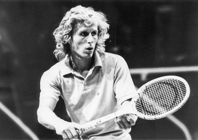  Der US-amerikanische Tennisspieler Vitas Gerulaitis (USA) beim Tennisturnier  1974.  | Foto: Votava / brandstaetter images / picturedesk.com