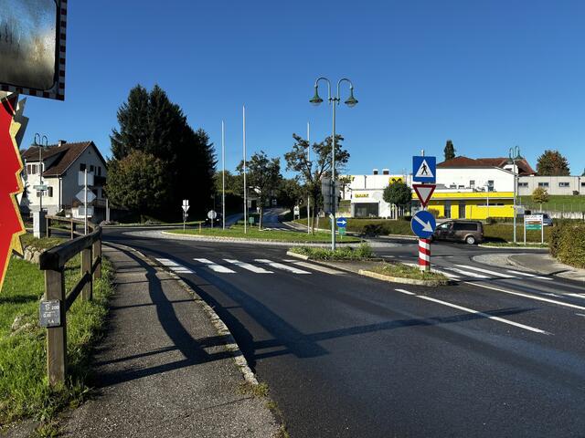 Kreisel St. Peter/Au: Laut Polizei gehören Kreiseverkehre zu den Unfallhäufungsstellen im Verkehr.