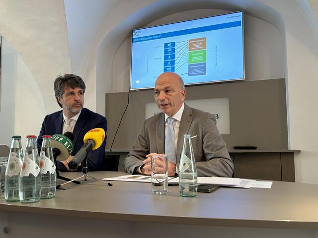 Martin Pfeffer und Jörg Rosegger (vlnr) luden zur Pressekonferenz nach Graz
 | Foto: MeinBezirk/Engelmann